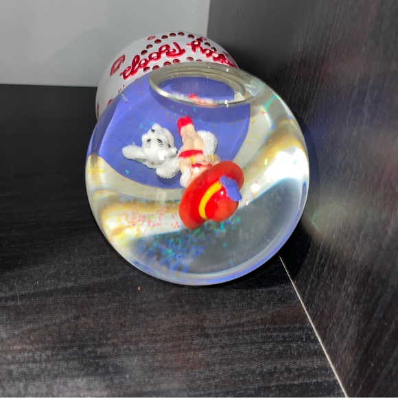 Original Betty Boop & puppy Musical Snow Globe The Look of Love heart & kisses - Picture 5 of 7